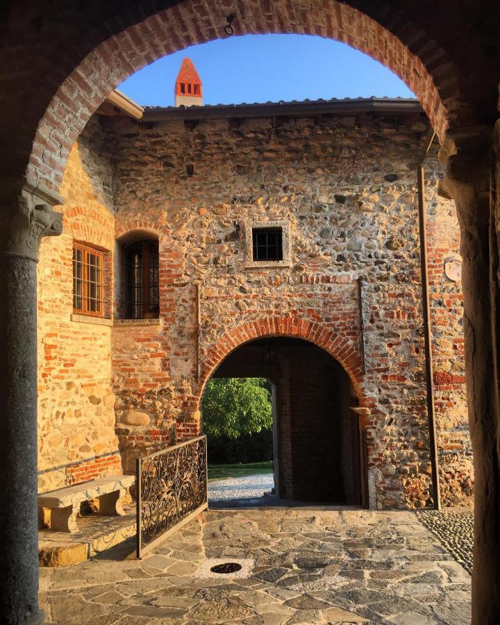 Bed and Breakfast Castello di Cernusco Lombardone Esterno foto