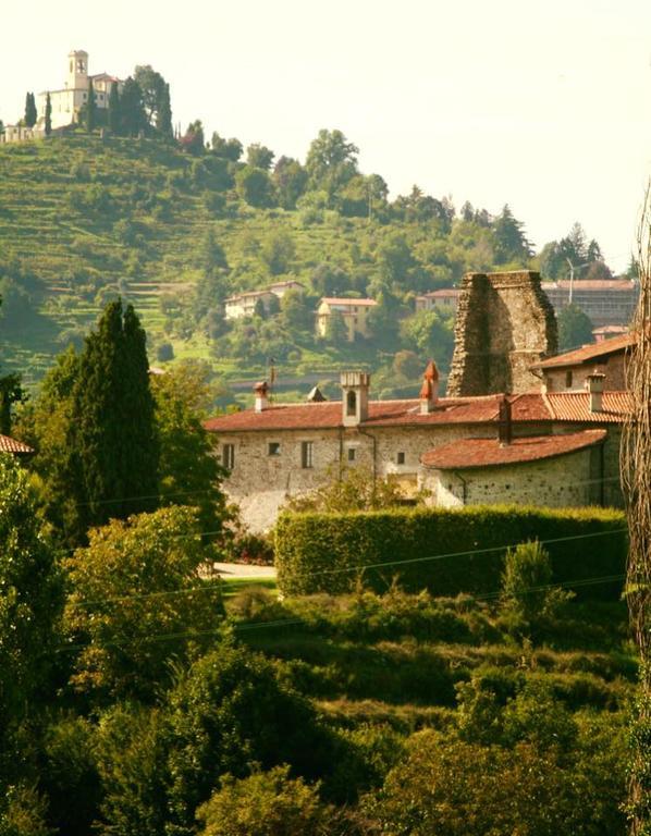 Bed and Breakfast Castello di Cernusco Lombardone Esterno foto