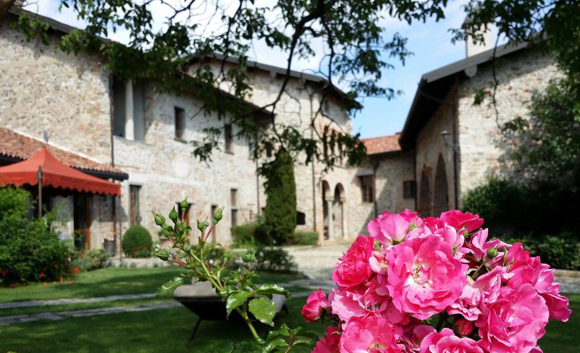 Bed and Breakfast Castello di Cernusco Lombardone Esterno foto
