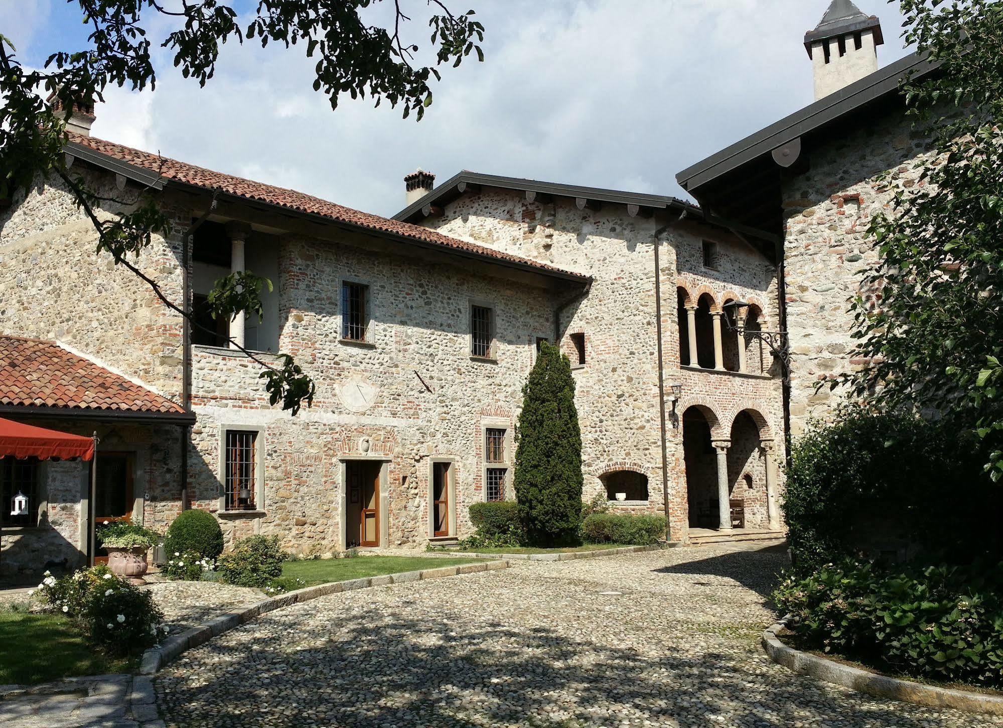 Bed and Breakfast Castello di Cernusco Lombardone Esterno foto
