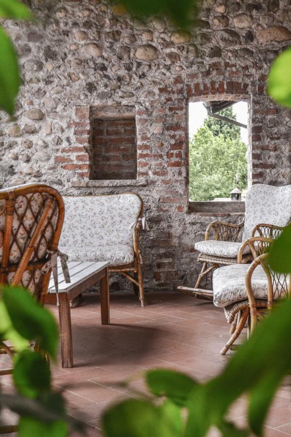 Bed and Breakfast Castello di Cernusco Lombardone Esterno foto